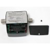 Vista trasera del medidor NISSEI RS-50 con el departamento para pilas recargables por cable USB.