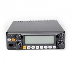 Panel frontal con gran pantalla LCD de la emisora ANYTONE AT-5555 N II para las bandas de 10 y 11 metros.